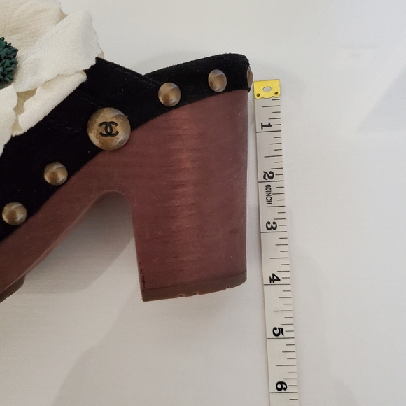 Authentic vintage Chanel Mule Clogs- like new condition - Picture 10 of 11